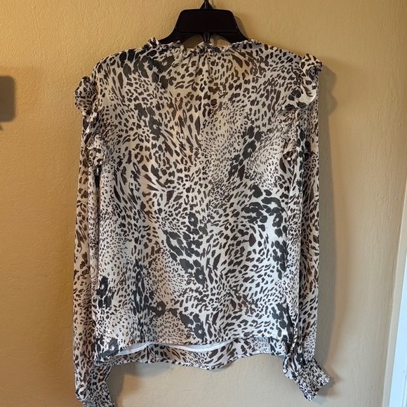 Steve Madden Women’s Mixed Animal print keyhole with tie semi sheer Blou… - Picture 8 of 17